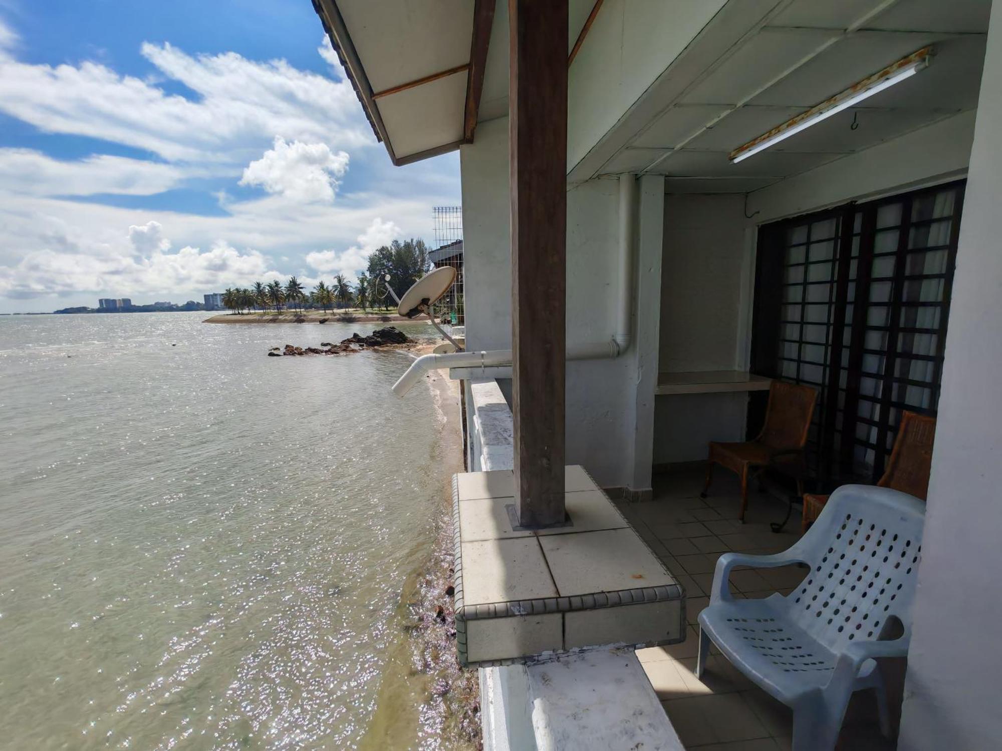 Ground Floor Seaview Apartment